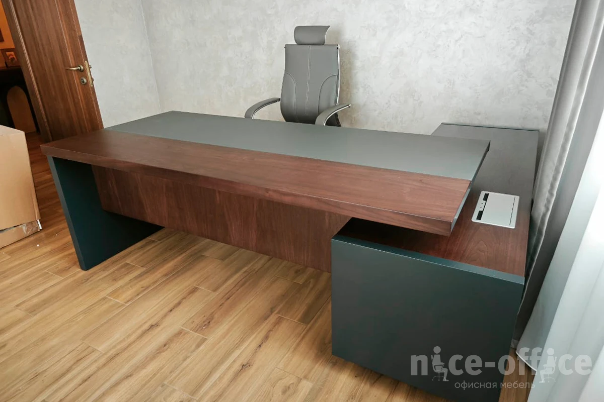 Стол для руководителя левый 2200x1800x750 Larry 2 фото в интерьере 3